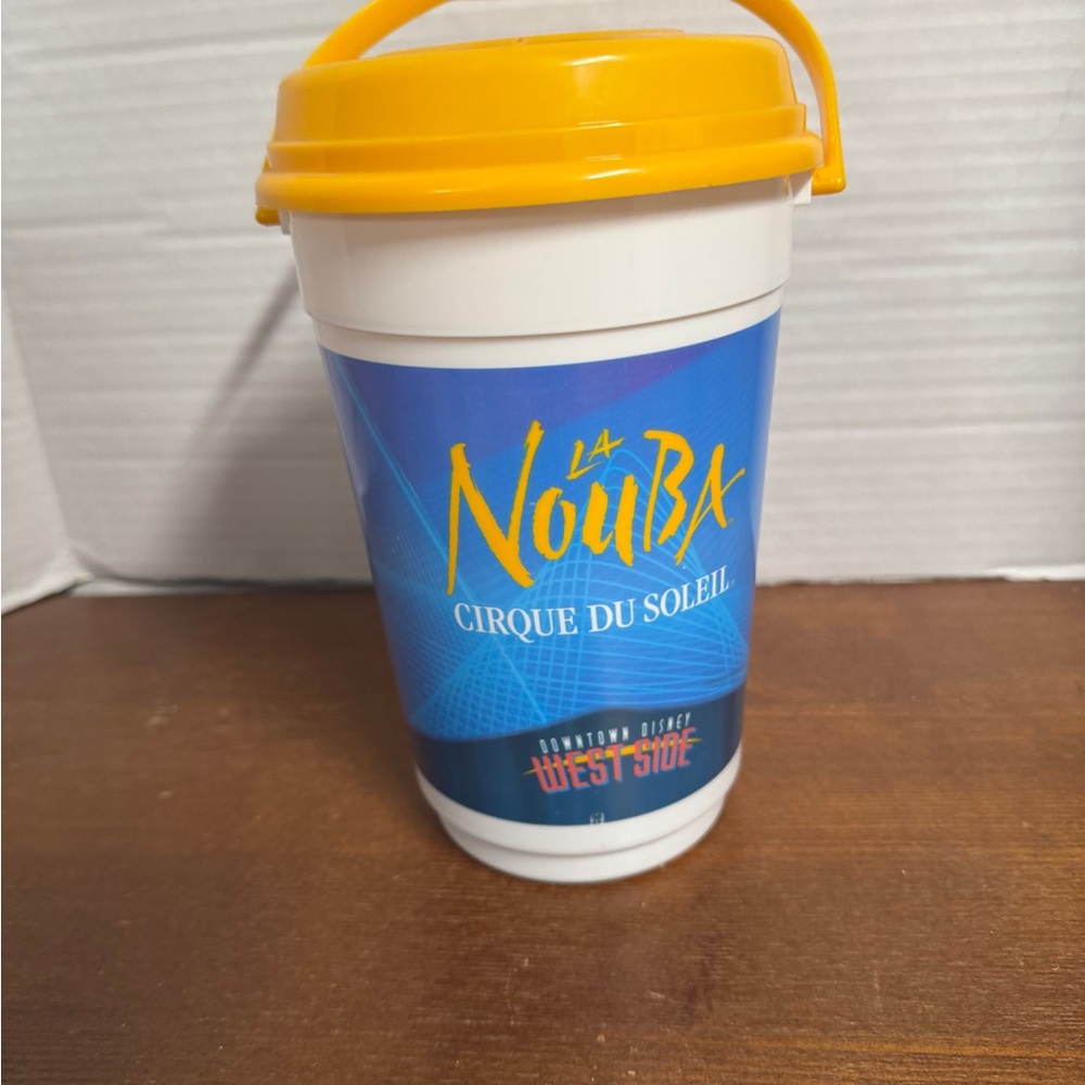 Cirque du Soleil La Nouba Souvenir Cup+ 6 Disney characters
